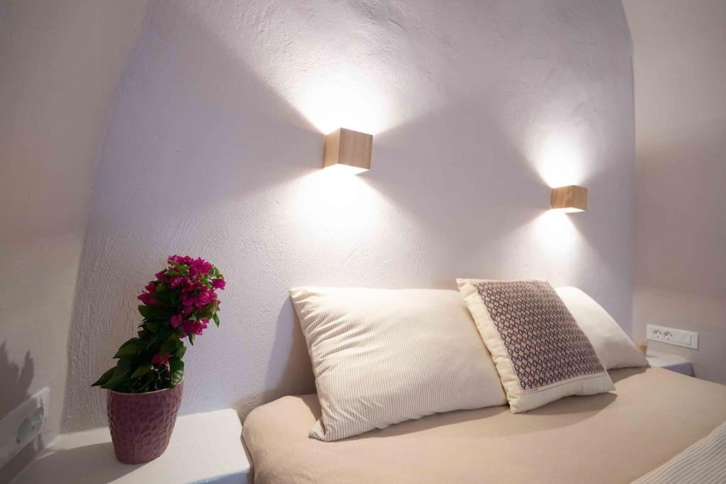 Bird Nest-Santorini Cave Houses Fira  Bagian luar foto