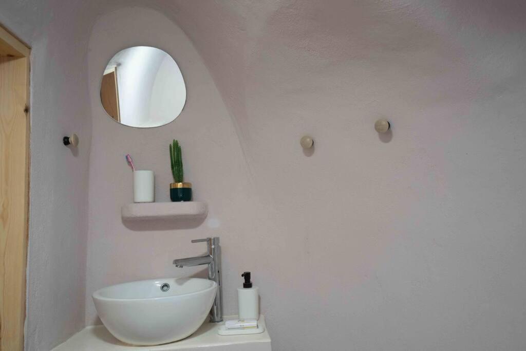 Bird Nest-Santorini Cave Houses Fira  Bagian luar foto